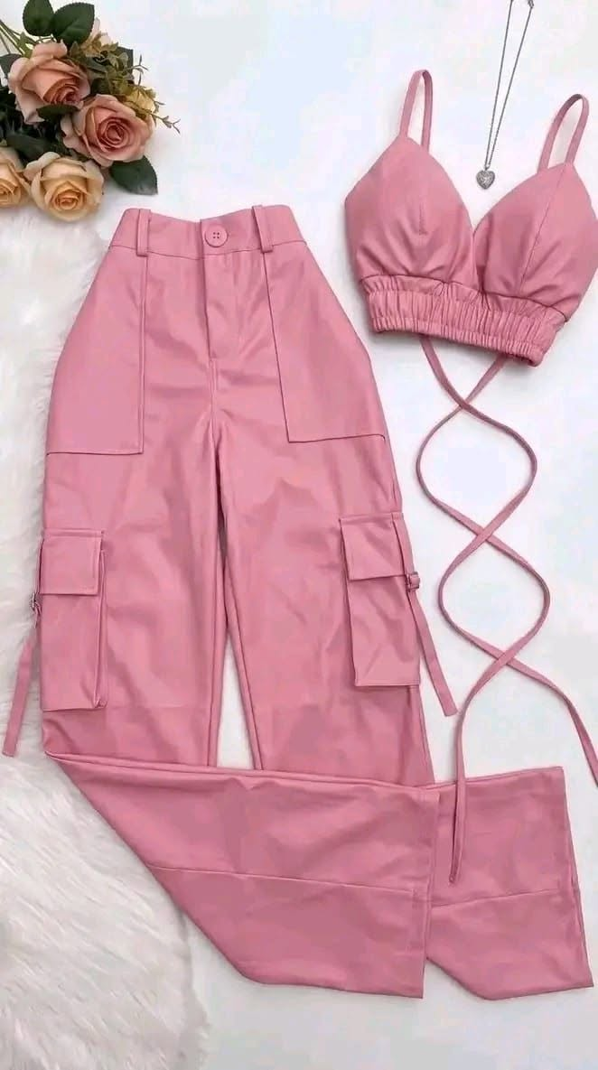 Conjunto Cargo Rosa — Top + Calça em Pele Sintética