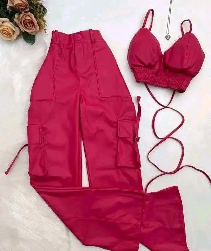 Conjunto Cargo Pink — Top + Calça em Pele Sintética