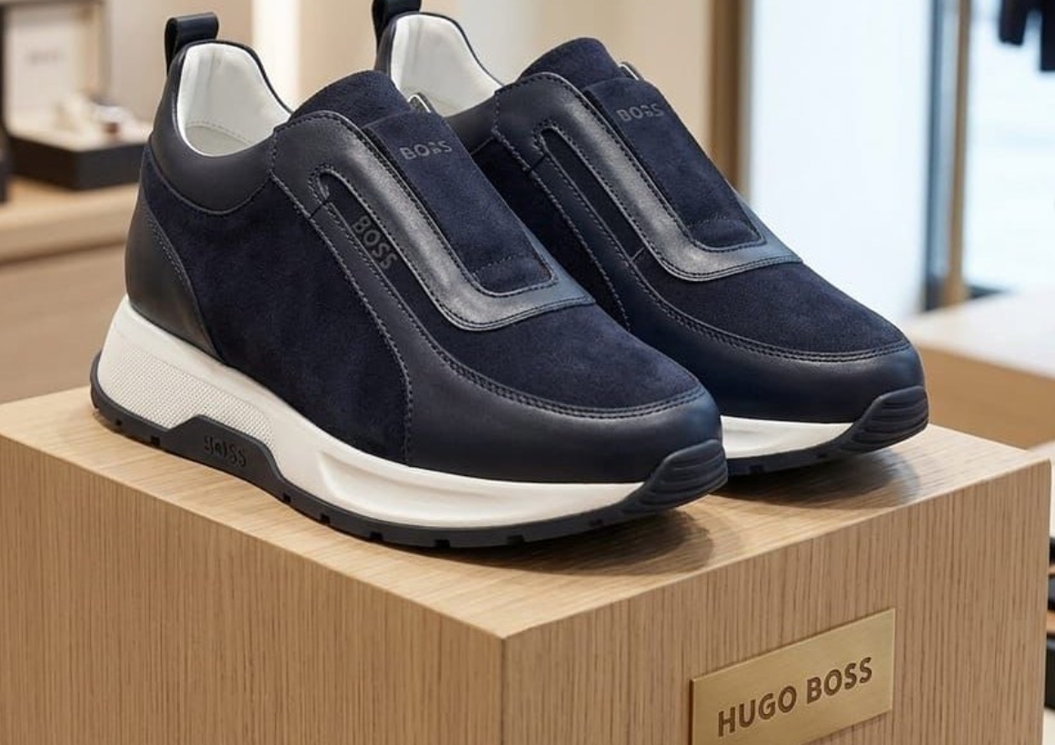 Ténis Boss Slip-On em Camurça Azul-Marinho
