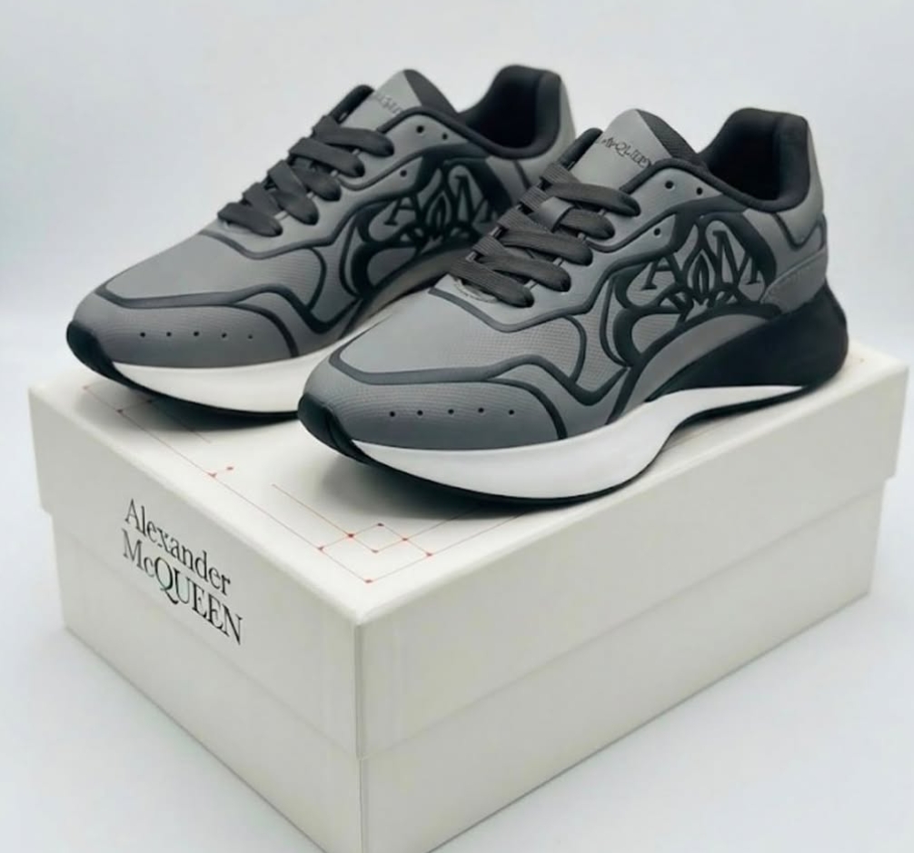 Ténis Alexander McQueen Sprint Runner Cinza