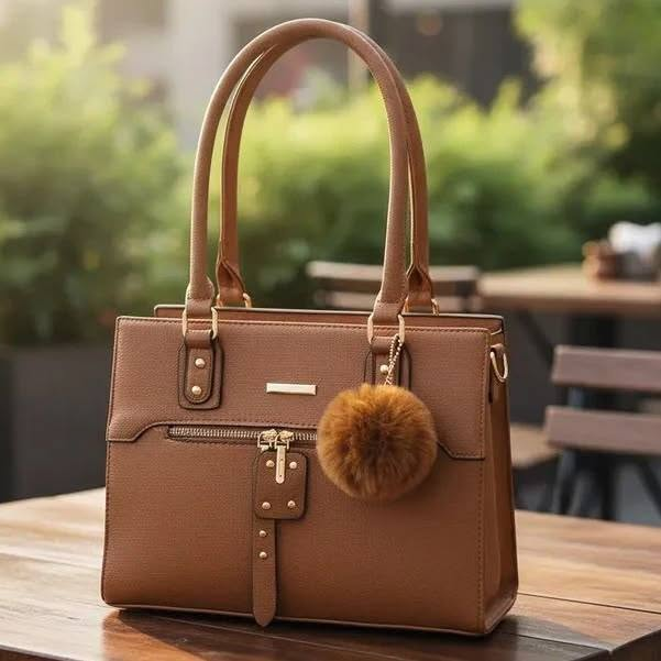 Bolsa Tote Castanha com Pompom Decorativo